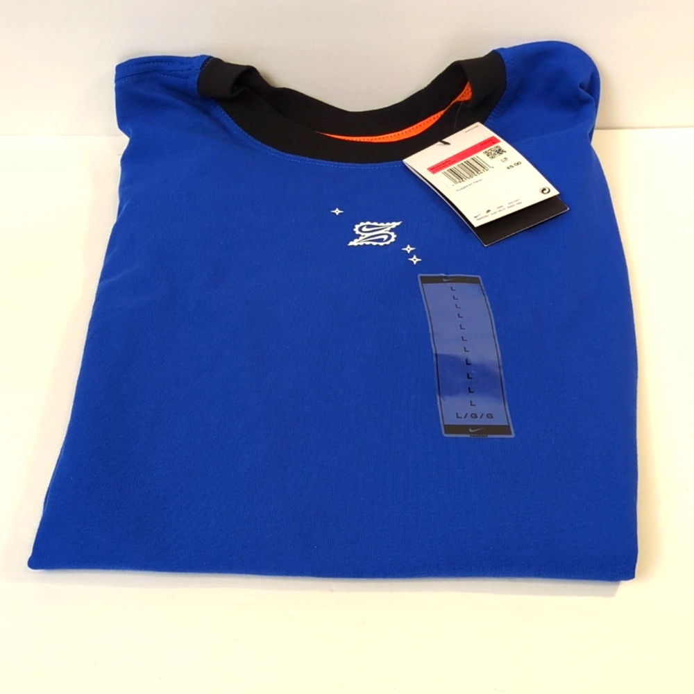 Women's Crop Shorts Sleeves T-shirt Size Large (NWT) Retail $45